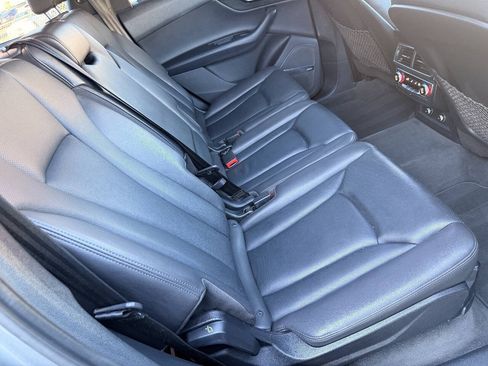 Used 2018 Audi Q7 3.0T Prestige w/ Prestige Package AWD/4WD image 34