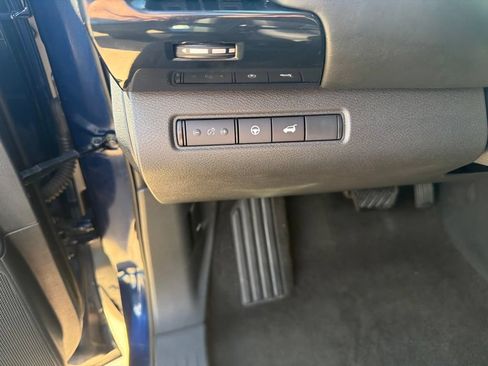 Used 2025 Nissan Pathfinder SV AWD/4WD image 10