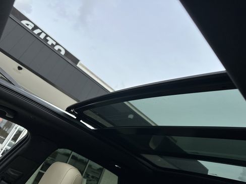 Used 2018 Cadillac XT5 Premium Luxury image 11