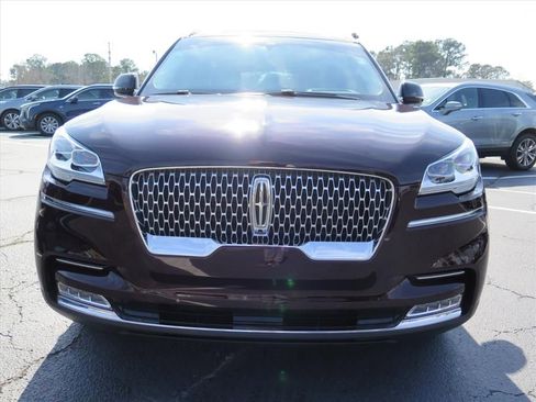 Used 2023 Lincoln Aviator Reserve w/ Equipment Group 201A image 9