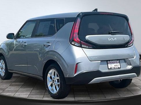 Certified 2023 Kia Soul LX w/ LX Technology Package FWD image 4