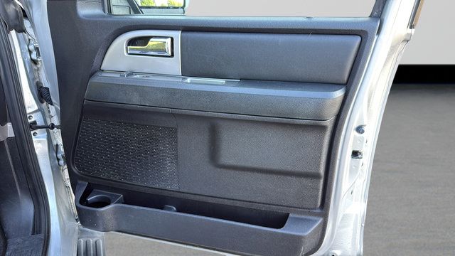 Used 2017 Ford Expedition XLT AWD/4WD image 25