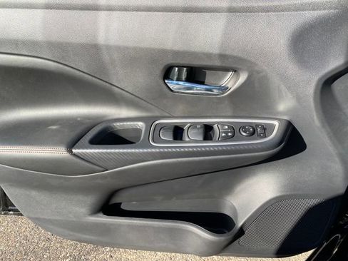 New 2025 Nissan Versa SR image 13