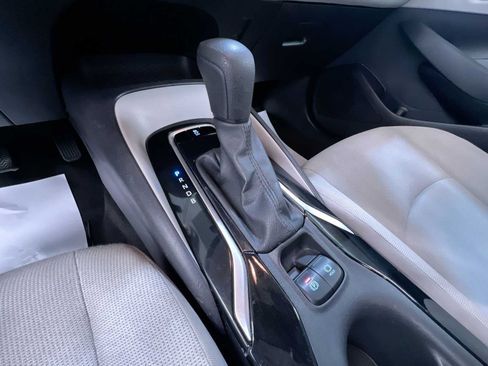 Used 2022 Toyota Corolla LE FWD image 30