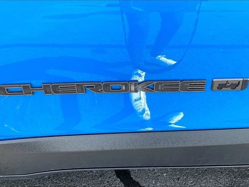 Used 2021 Jeep Cherokee Latitude Lux 80th Anniv w/ Quick Order Package 26U 80TH AWD/4WD image 25