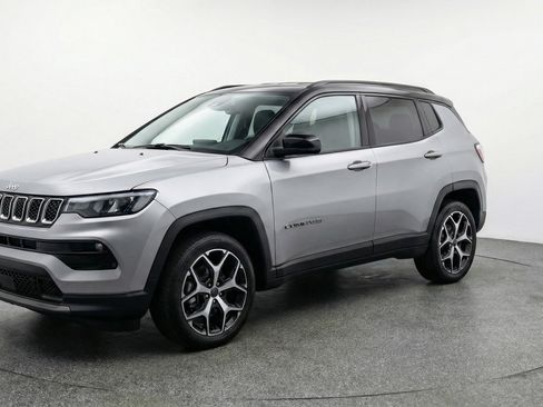 Used 2025 Jeep Compass Limited AWD/4WD image 3