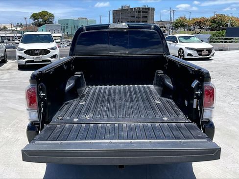 Used 2023 Toyota Tacoma TRD Off-Road AWD/4WD image 18