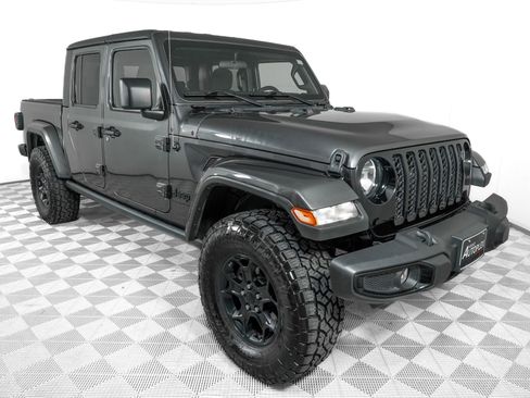 Used 2023 Jeep Gladiator Willys image 2