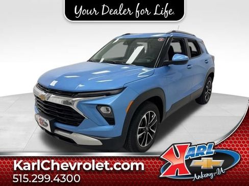 Certified 2025 Chevrolet TrailBlazer LT w/ Convenience Package FWD image 1