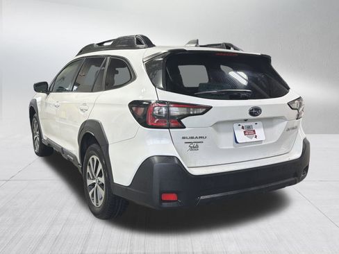 Used 2023 Subaru Outback Premium image 5