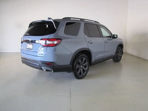 Certified 2025 Honda Pilot Sport image 23