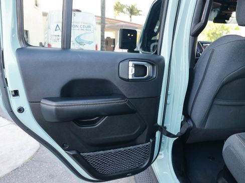 Used 2024 Jeep Wrangler Unlimited Sahara w/ Safety Group AWD/4WD image 38