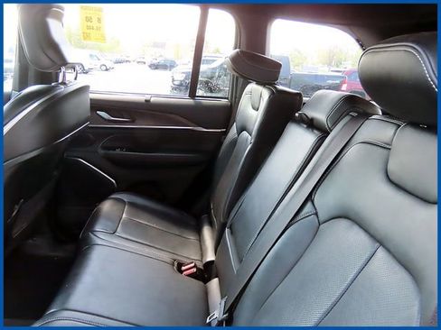 Used 2023 Jeep Grand Cherokee Overland w/ Luxury Tech Group IV AWD/4WD image 11