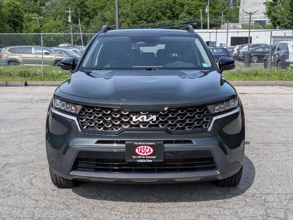 Used 2022 Kia Sorento S w/ Panoramic Sunroof Package AWD/4WD image 11