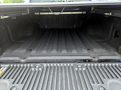 Used 2022 Nissan Frontier SV image 7