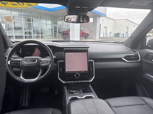 Used 2024 GMC Acadia Elevation image 40