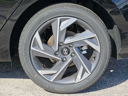 Certified 2025 Hyundai Elantra Sport w/ Cargo Package FWD image 7