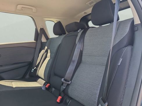 Used 2023 Nissan Rogue SV image 9