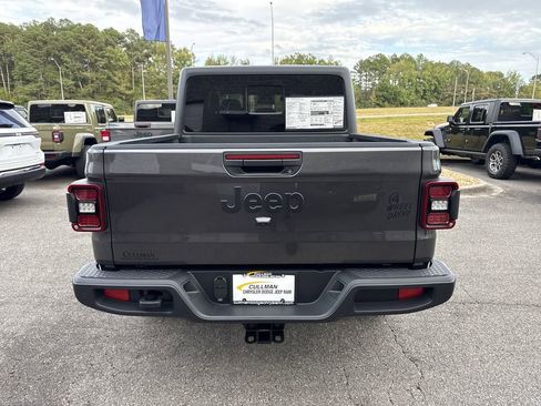 New 2025 Jeep Gladiator Willys image 4