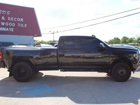 Used 2022 RAM 3500 Limited AWD/4WD image 2