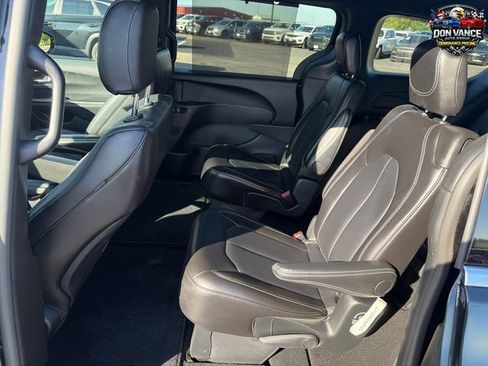 Used 2025 Chrysler Pacifica Select FWD image 24
