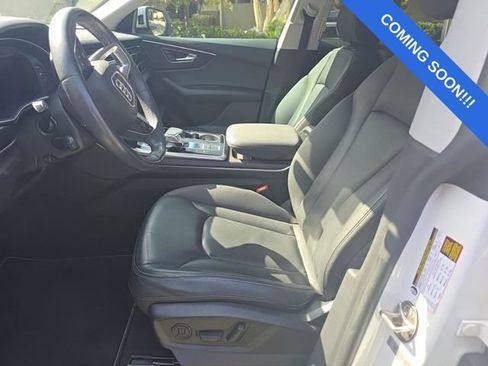Used 2023 Audi Q8 Premium w/ Convenience Package AWD/4WD image 5