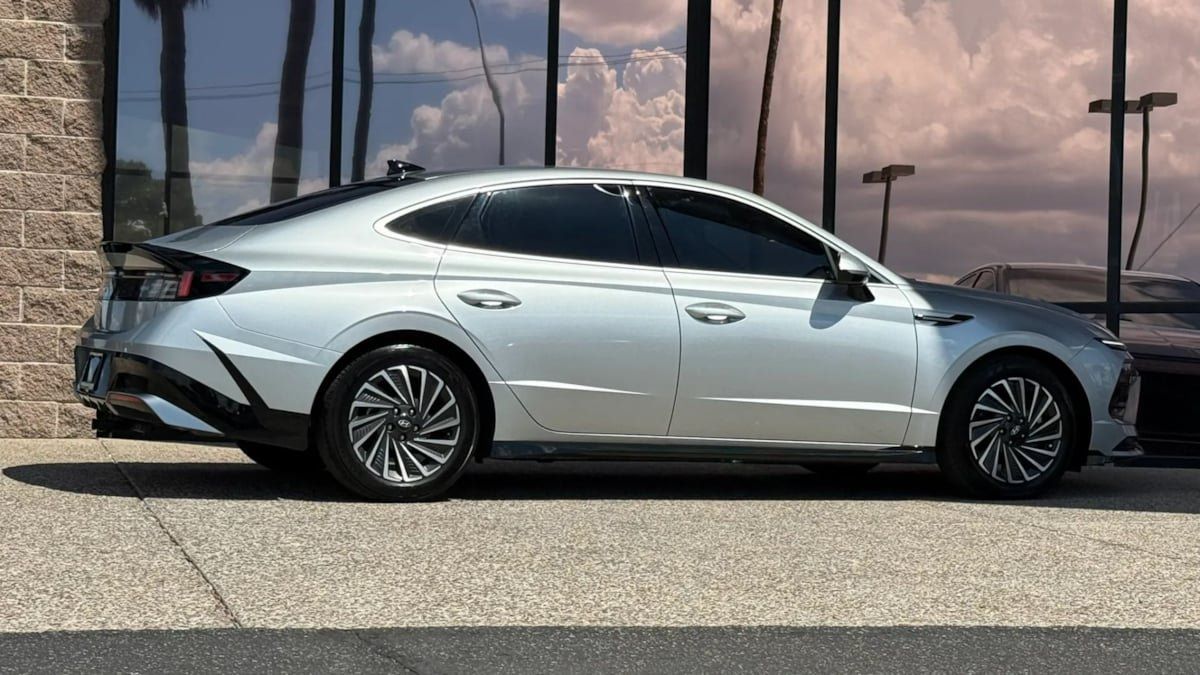 Used 2025 Hyundai Sonata SEL FWD image 13
