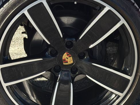 Used 2021 Porsche Cayenne Coupe image 7