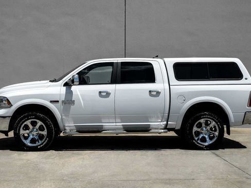Used 2018 RAM 1500 Laramie w/ Convenience Group AWD/4WD image 11