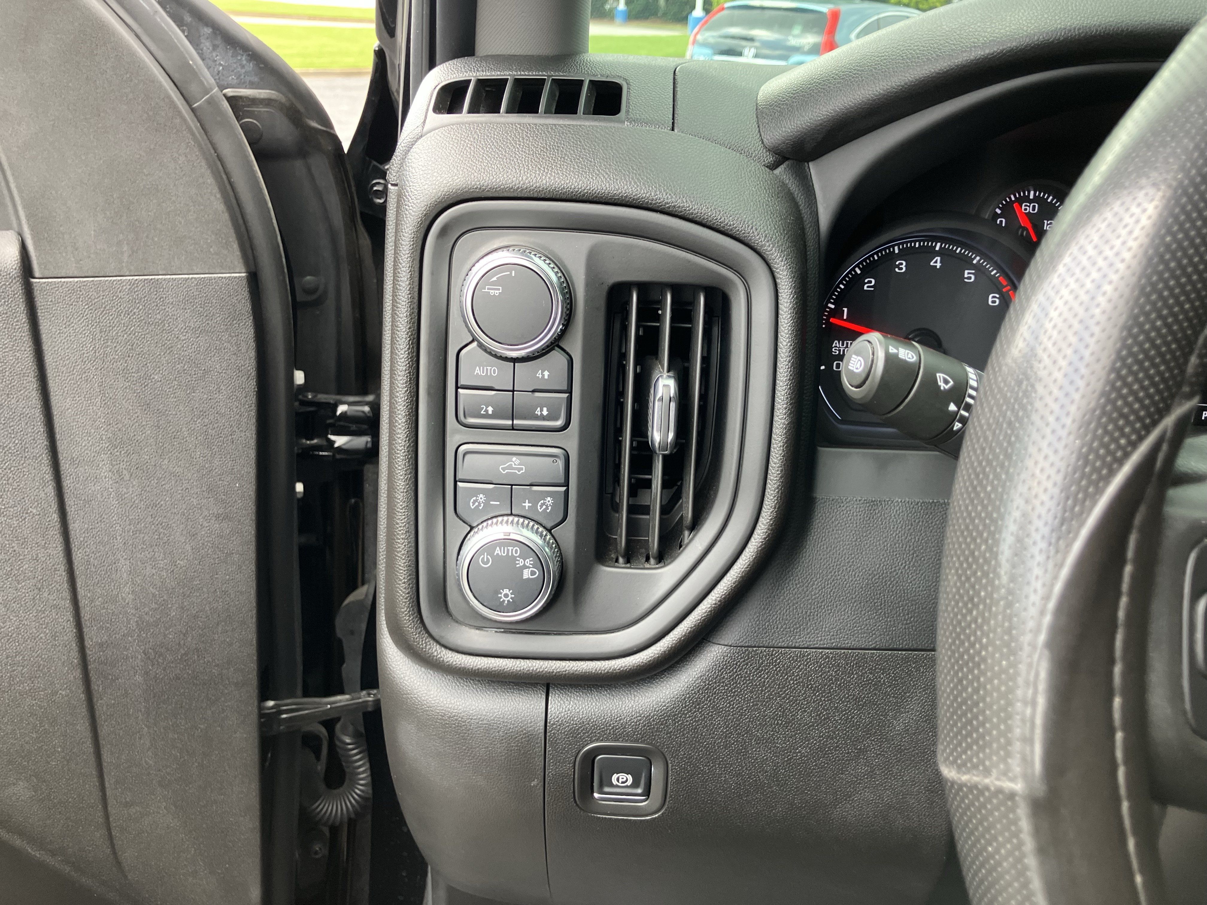 Used 2024 GMC Sierra 1500 Pro w/ Pro Value Package AWD/4WD image 18