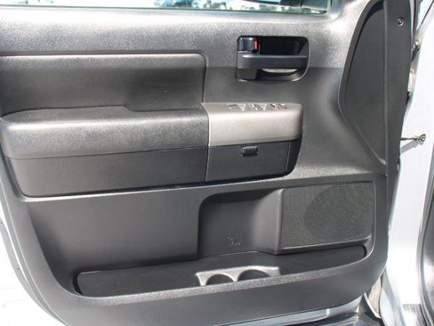 Used 2014 Toyota Sequoia SR5 w/ Sport Appearance Package AWD/4WD image 12