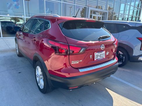 Used 2018 Nissan Rogue Sport SV FWD image 4