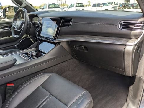Used 2024 Jeep Wagoneer L Series II w/ Flexible Seating Group image 14