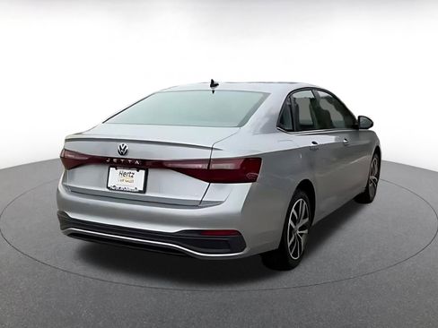 Used 2025 Volkswagen Jetta SE image 14