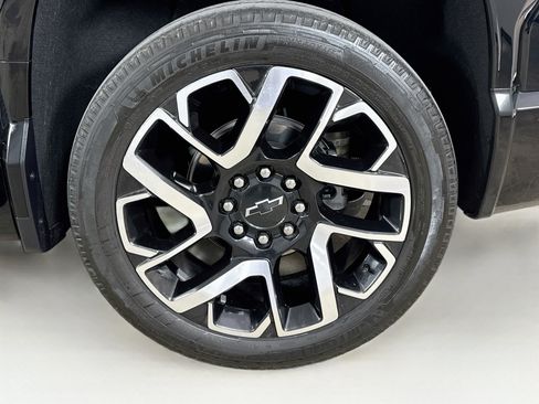 Used 2024 Chevrolet Silverado EV RST AWD/4WD image 33