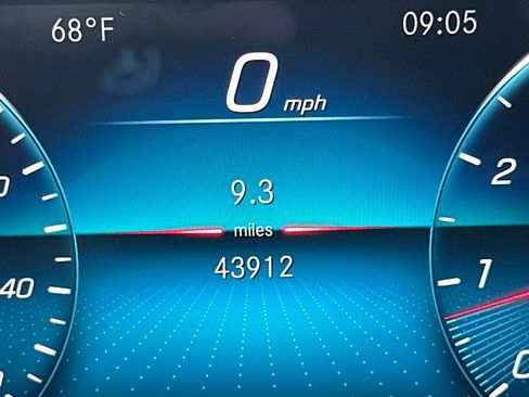 Certified 2022 Mercedes-Benz GLB 250 4MATIC image 4