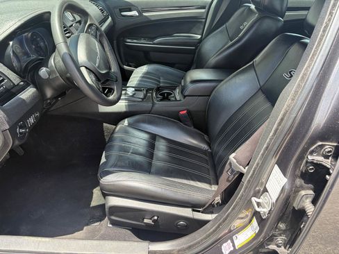 Used 2022 Chrysler 300 S RWD image 5