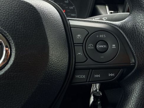 Used 2025 Toyota Corolla LE FWD image 19