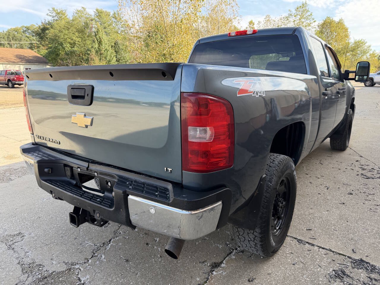 Used 2011 Chevrolet Silverado 2500 LT w/ Interior Plus Package AWD/4WD image 9