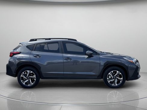 Used 2024 Subaru Crosstrek 2.0i Premium image 2