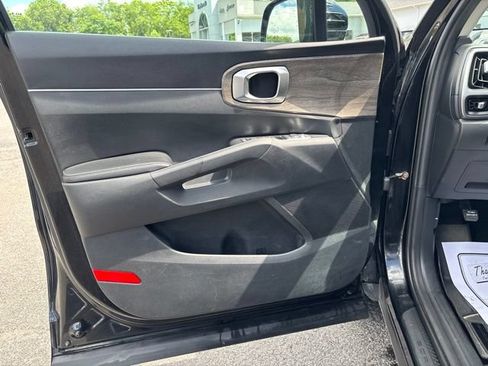 Used 2022 Kia Sorento S w/ Panoramic Sunroof Package AWD/4WD image 7