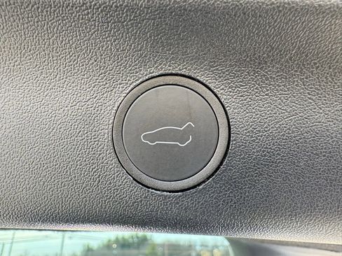 Used 2023 Tesla Model Y Long Range image 34