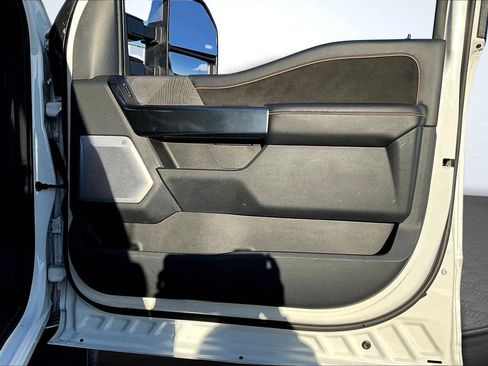 Used 2023 Ford F350 Platinum w/ FX4 Off-Road Package image 25