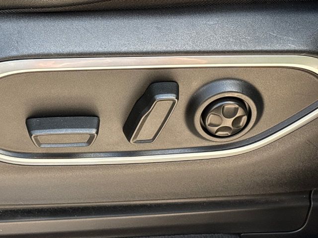 Used 2025 Jeep Wagoneer Series II AWD/4WD image 37