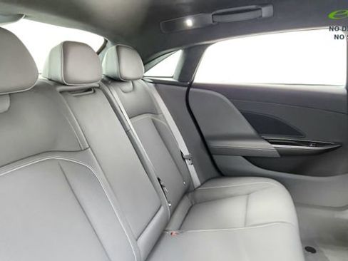 Used 2024 Lucid Air Touring AWD/4WD image 22