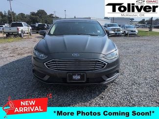 Used 2017 Ford Fusion SE image 1