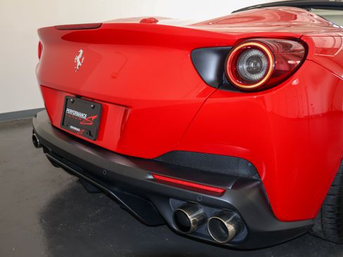 Used 2019 Ferrari Portofino RWD image 45