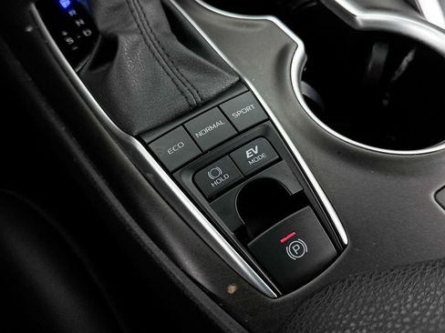 Used 2024 Toyota Camry XLE w/ Navigation Package FWD image 8