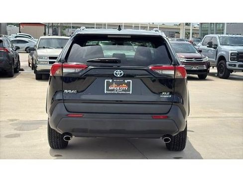 Certified 2022 Toyota RAV4 XLE AWD/4WD image 4
