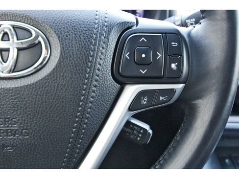 Used 2018 Toyota Highlander XLE AWD/4WD image 20
